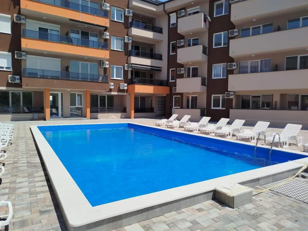Apartment With Pool Veliko Gradište Εξωτερικό φωτογραφία